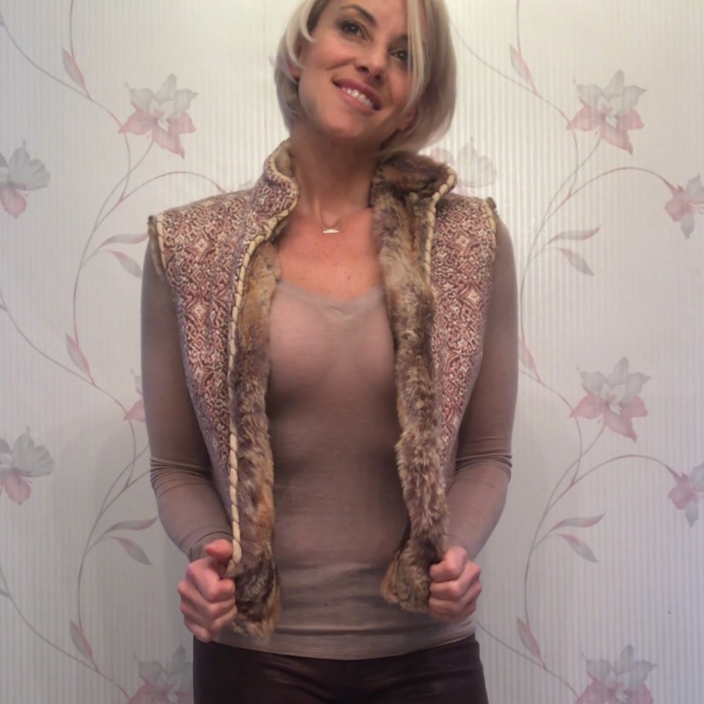 CLOSET CLEAR OUT! reversible vest by Elie Tahari - Picture 3 of 8